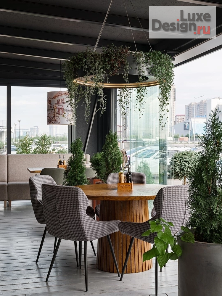 Дизайн интерьера ресторана "Летняя терраса ресторана Mama Roma (г.Красноярск)" (фото 3)