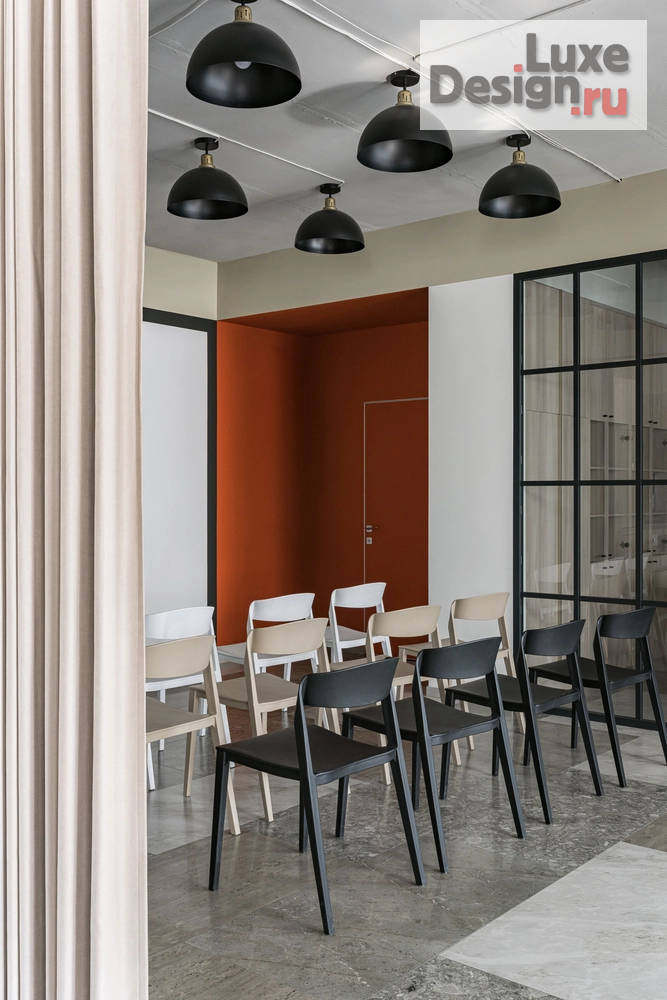 Частная архитектура "Офис для загородного поселка Ltown" (фото 16)