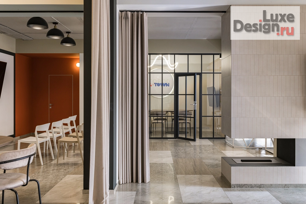 Частная архитектура "Офис для загородного поселка Ltown" (фото 18)