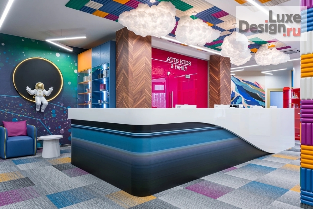 Дизайн интерьера лечебного учреждения "Atis Kids Family, детская стоматология в Екатеринбурге" (фото 1)