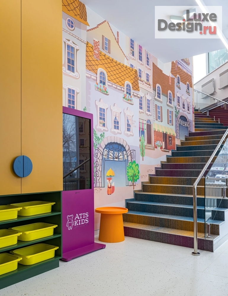 Дизайн интерьера лечебного учреждения "Atis Kids Family, детская стоматология в Екатеринбурге" (фото 2)