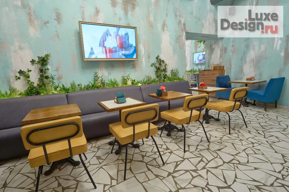 Дизайн интерьера кафе "Gelateria Рожок, г. Казань" (фото 5)
