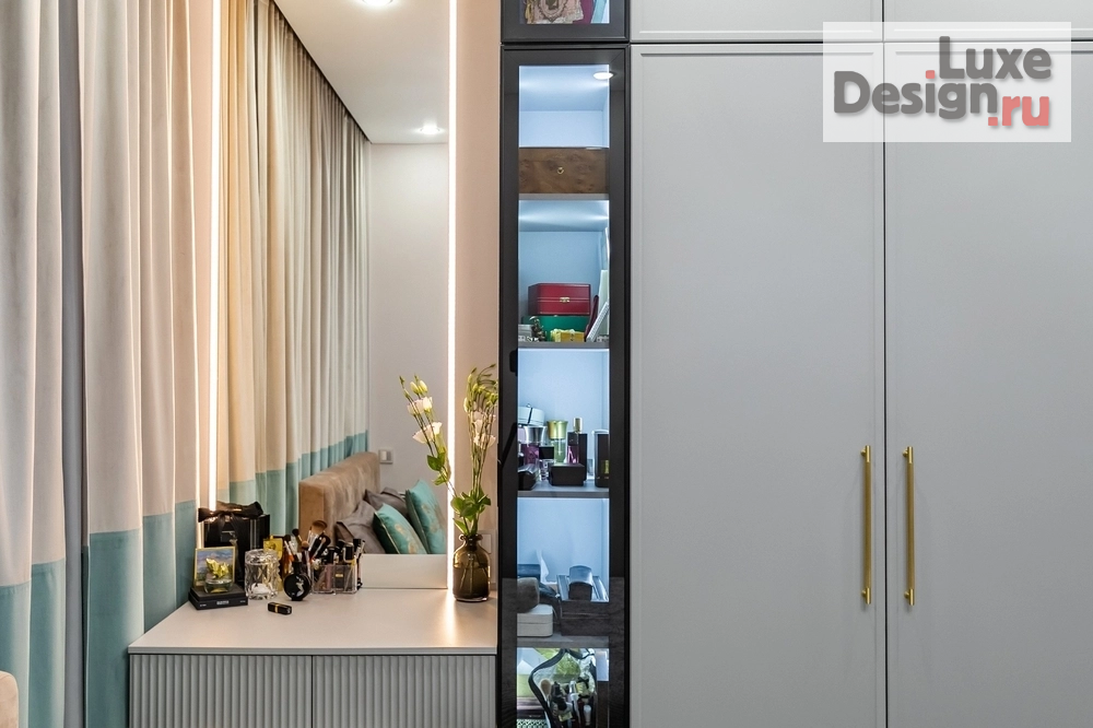 Дизайн интерьера трехкомнатной квартиры "Квартира для современной семьи с яркими цветовыми акцентами" (фото 7)