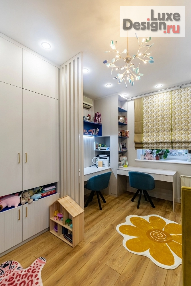 Дизайн интерьера трехкомнатной квартиры "Квартира для современной семьи с яркими цветовыми акцентами" (фото 24)