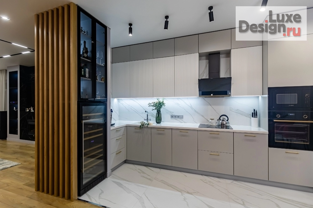 Дизайн интерьера трехкомнатной квартиры "Квартира для современной семьи с яркими цветовыми акцентами" (фото 19)