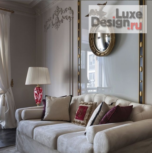 Дизайн интерьера гостиной "Антиквариат и современность в нашем проекте в Санкт-Петербурге. By Marina Filippova Designs." (фото 1)