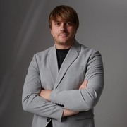 Дизайнер интерьера Сергей Мирза